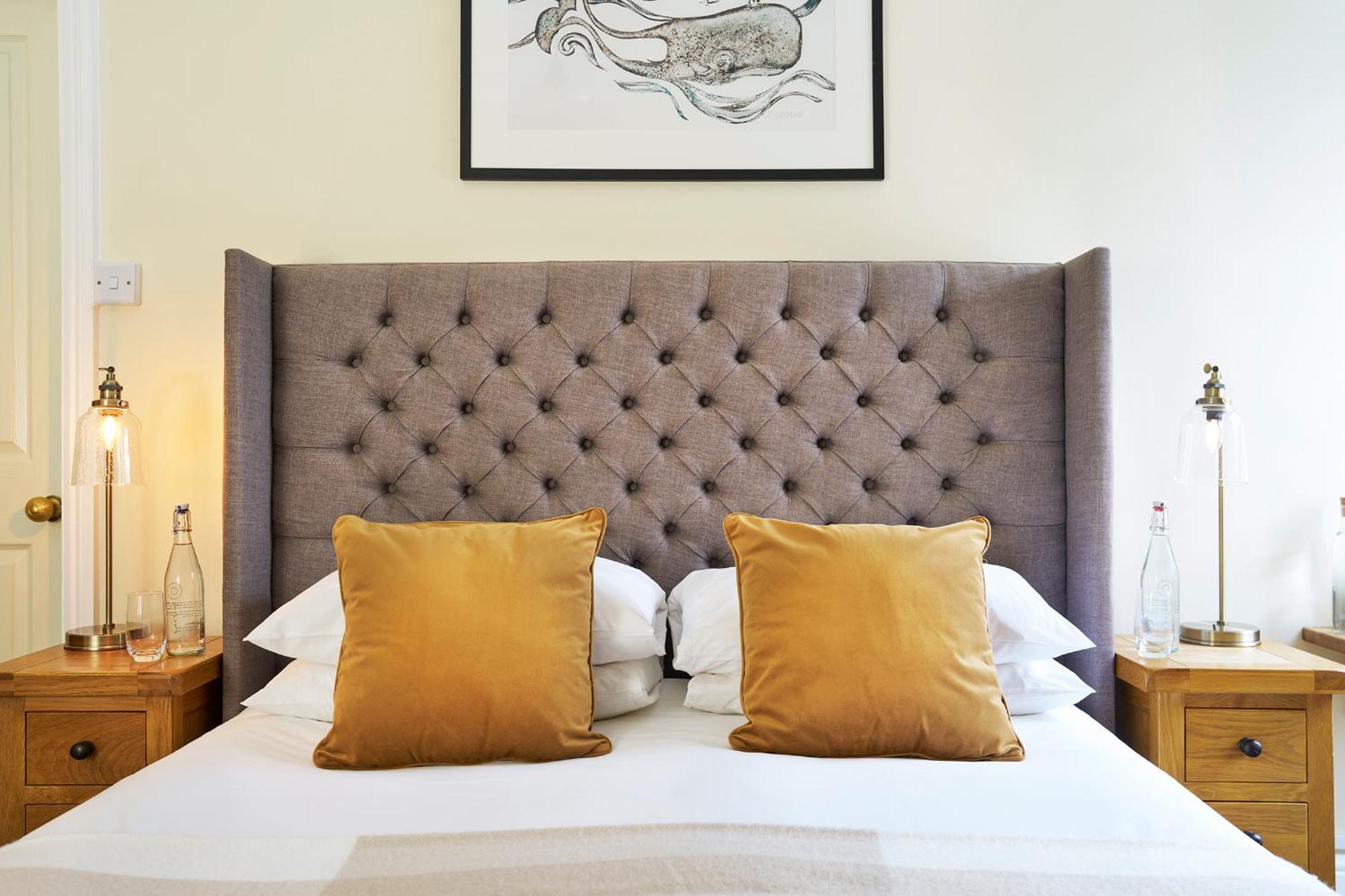 Outlaw'S Guest House พอร์ตไอแซค ภายนอก รูปภาพ