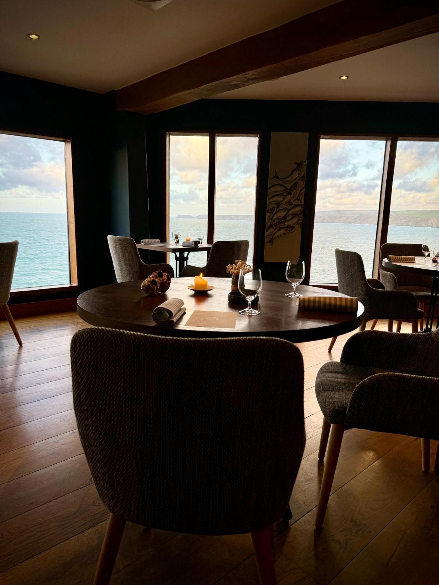 Outlaw'S Guest House พอร์ตไอแซค ภายนอก รูปภาพ